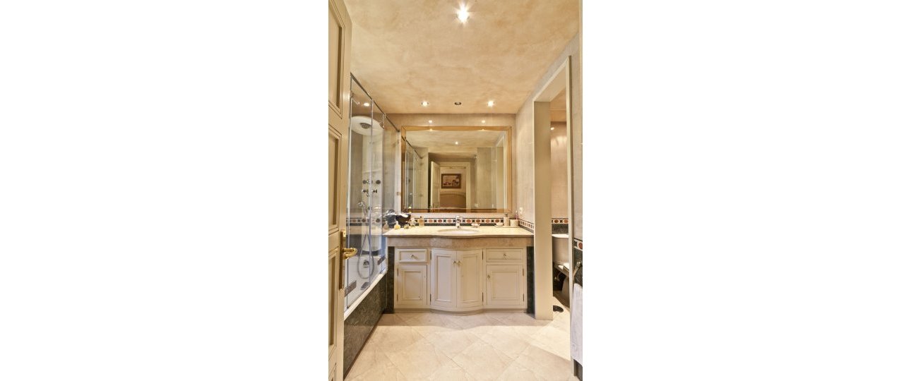 Wiederverkauf - Villa - Marbella - Nueva Andalucía