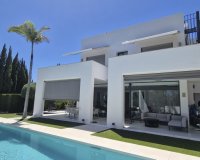 Wiederverkauf - Villa - Marbella - Nueva Andalucía