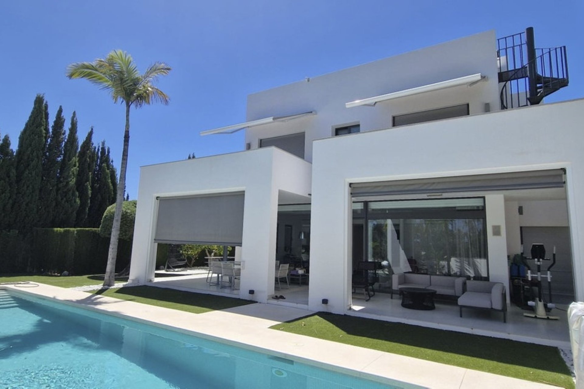 Wiederverkauf - Villa - Marbella - Nueva Andalucía