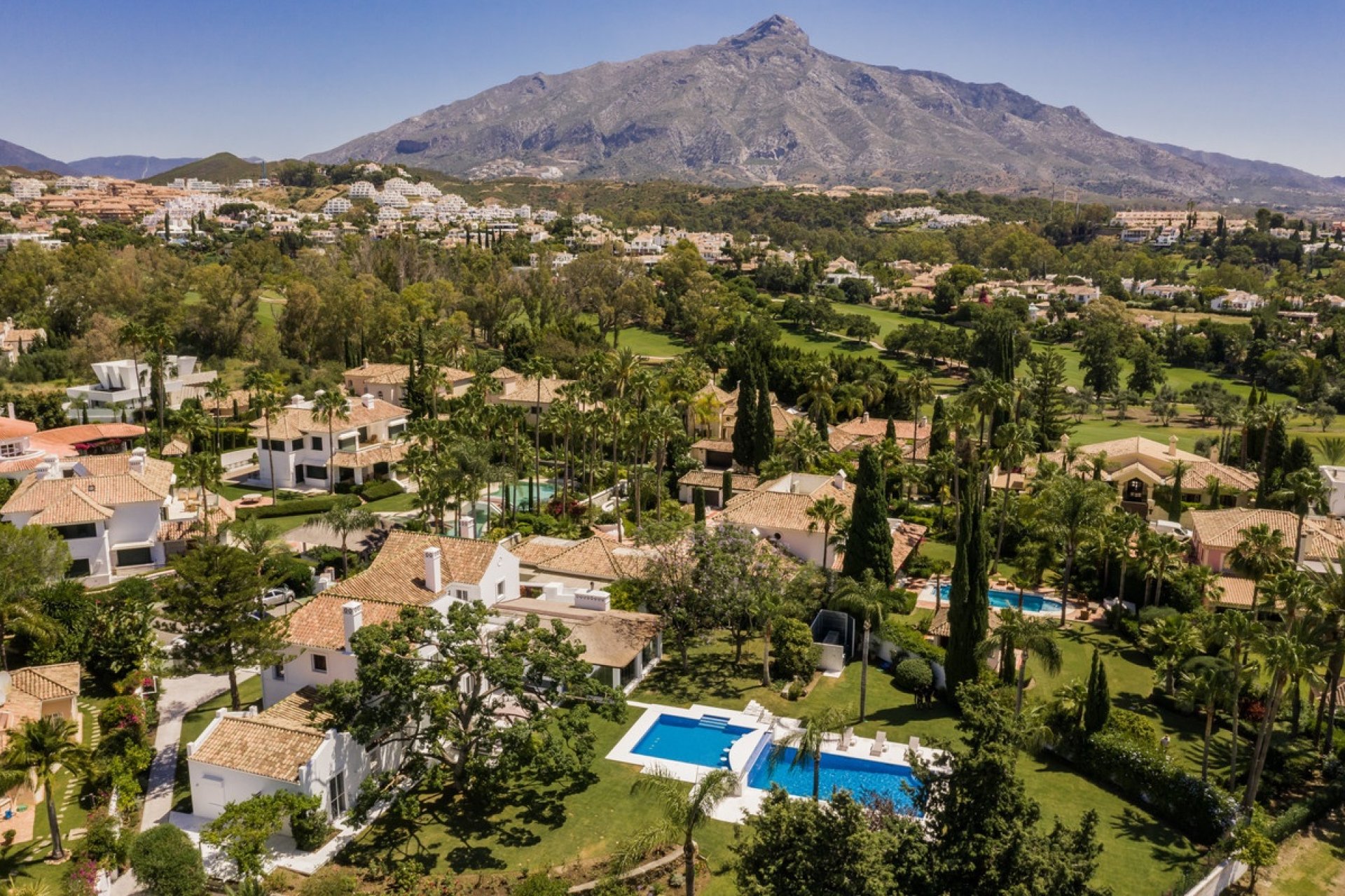 Wiederverkauf - Villa - Marbella - Nueva Andalucía