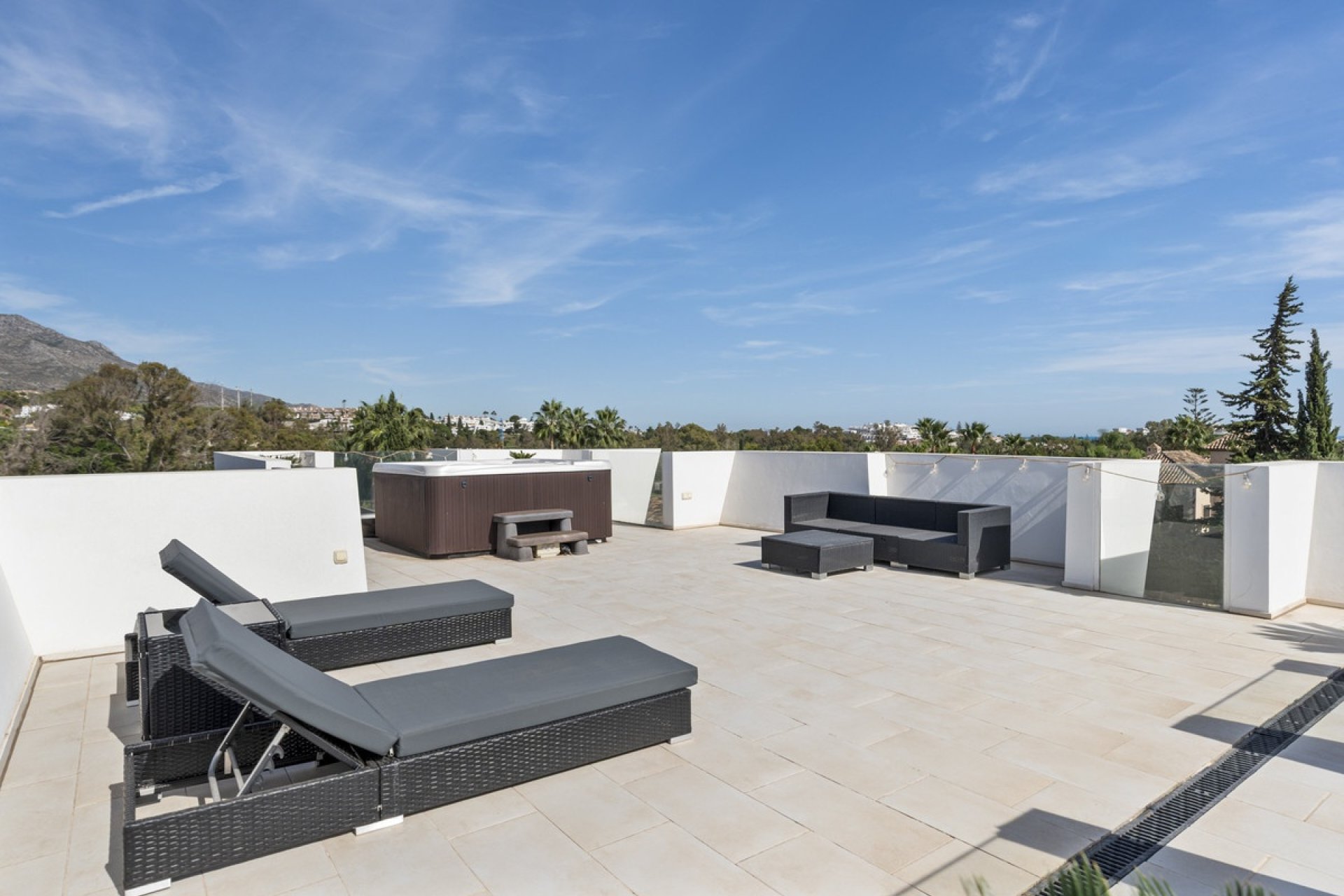 Wiederverkauf - Villa - Marbella - Nueva Andalucía