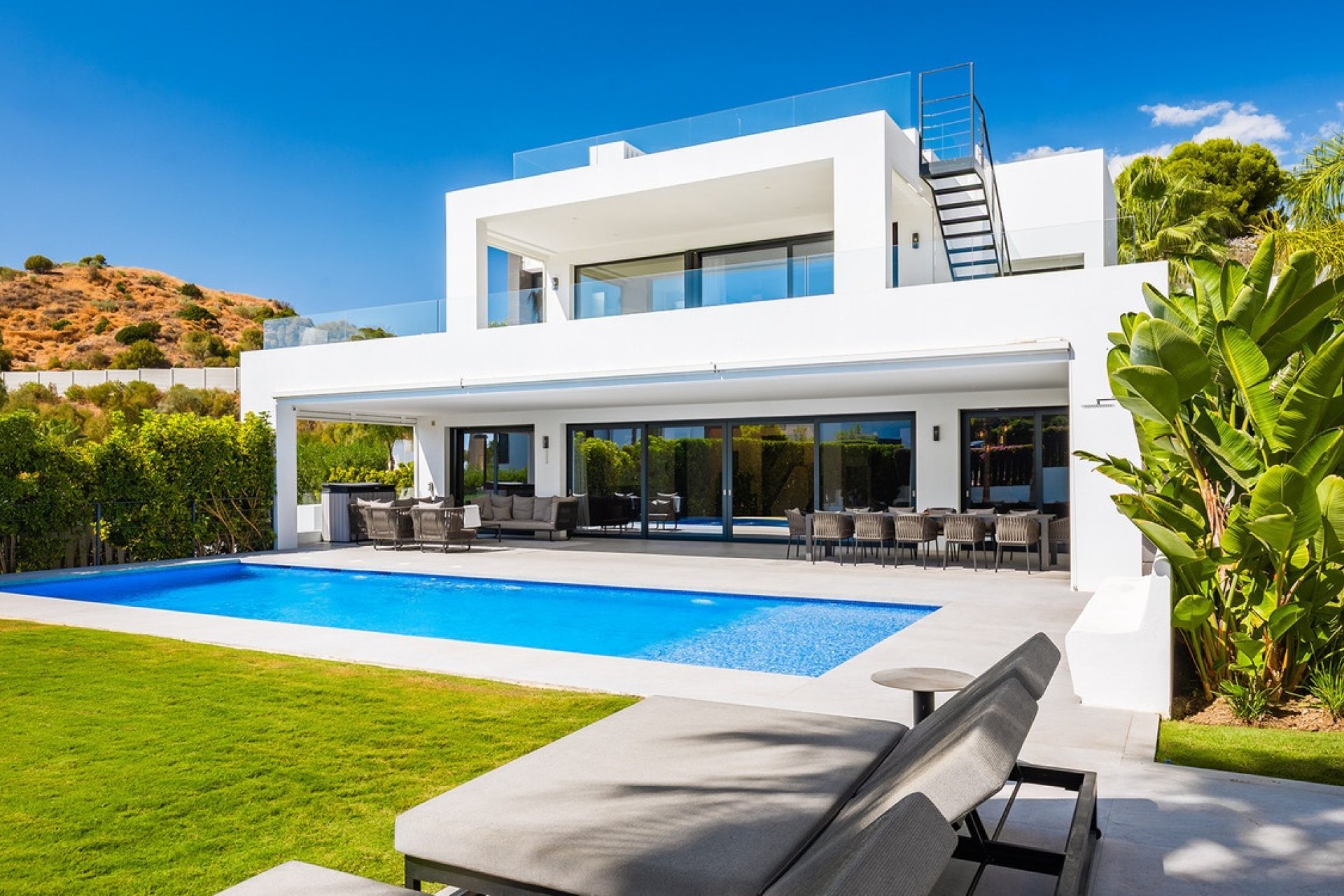 Wiederverkauf - Villa - Marbella - Nueva Andalucía