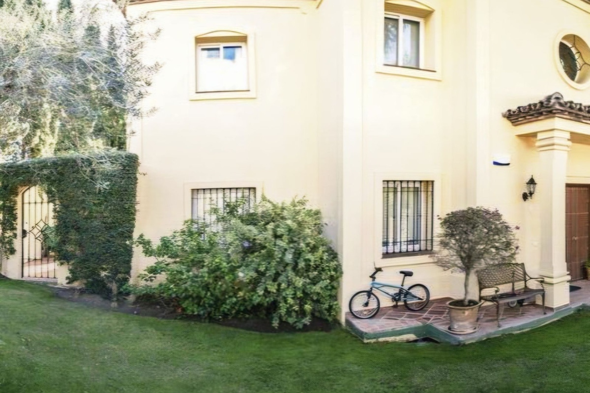 Wiederverkauf - Villa - Marbella - Nueva Andalucía