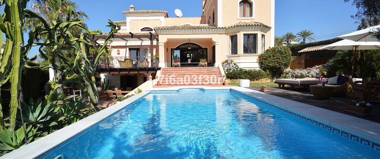 Wiederverkauf - Villa - Marbella - Nueva Andalucía
