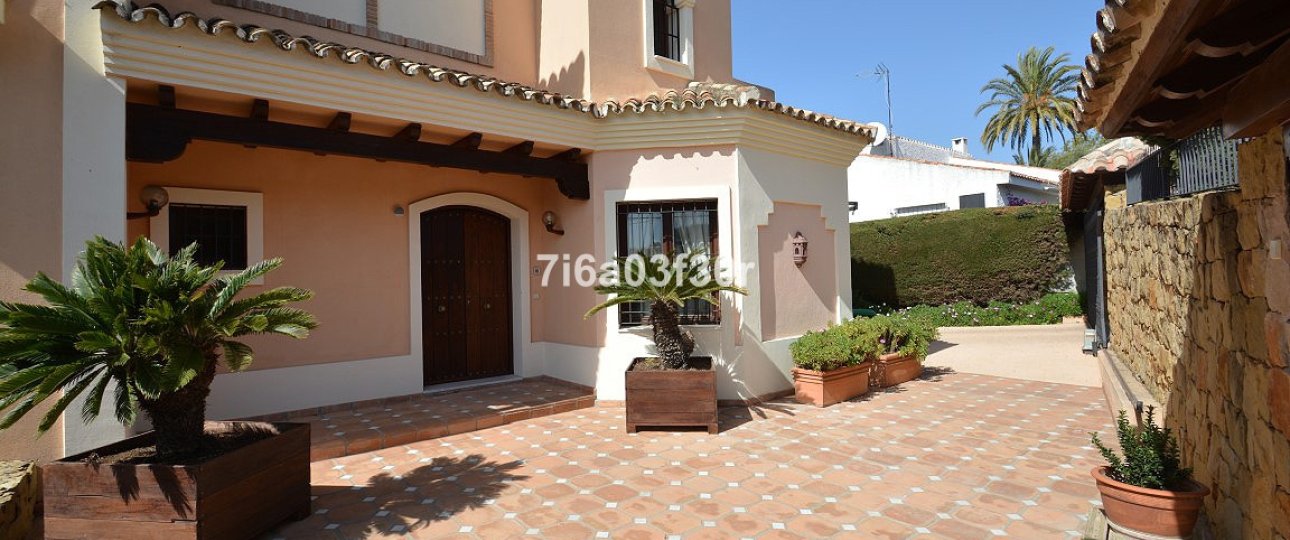 Wiederverkauf - Villa - Marbella - Nueva Andalucía