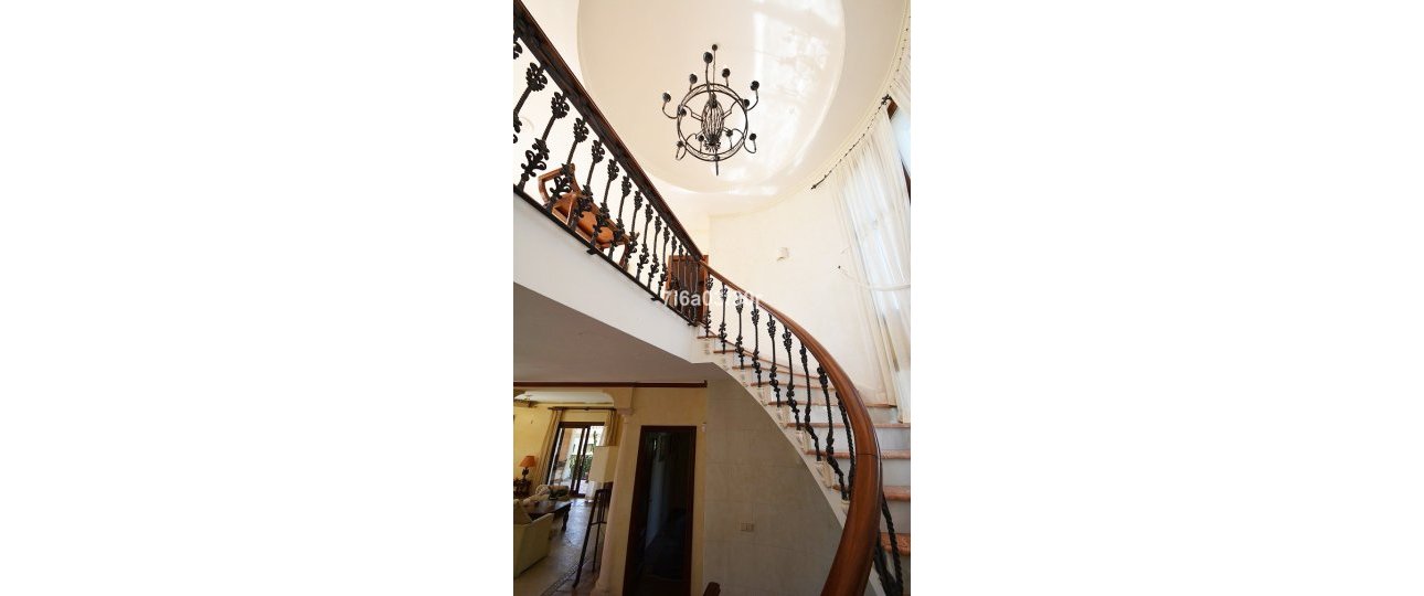 Wiederverkauf - Villa - Marbella - Nueva Andalucía