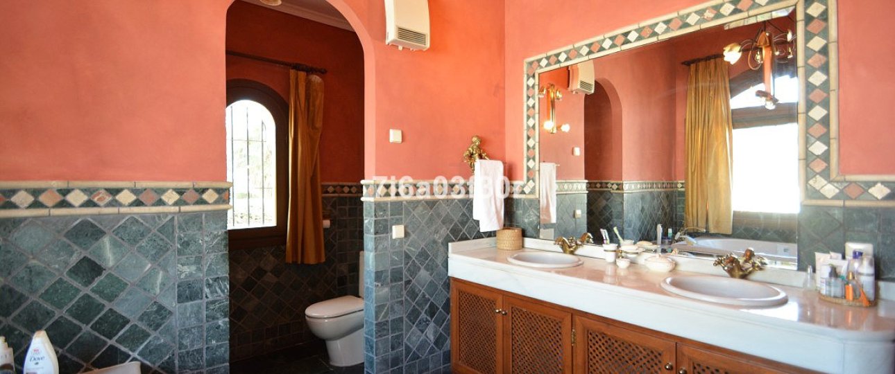 Wiederverkauf - Villa - Marbella - Nueva Andalucía