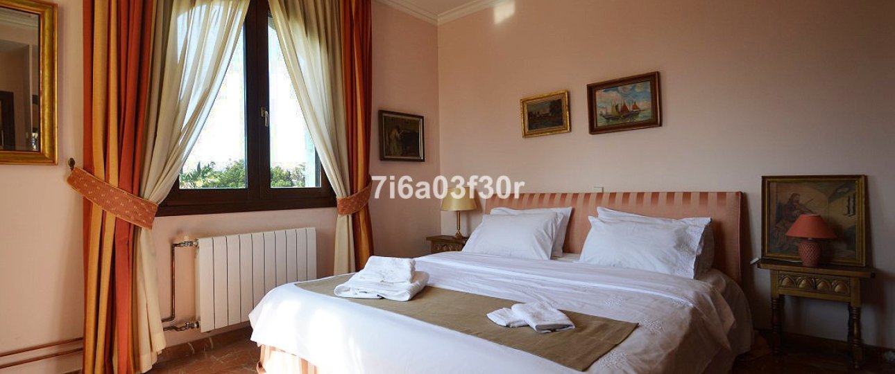 Wiederverkauf - Villa - Marbella - Nueva Andalucía
