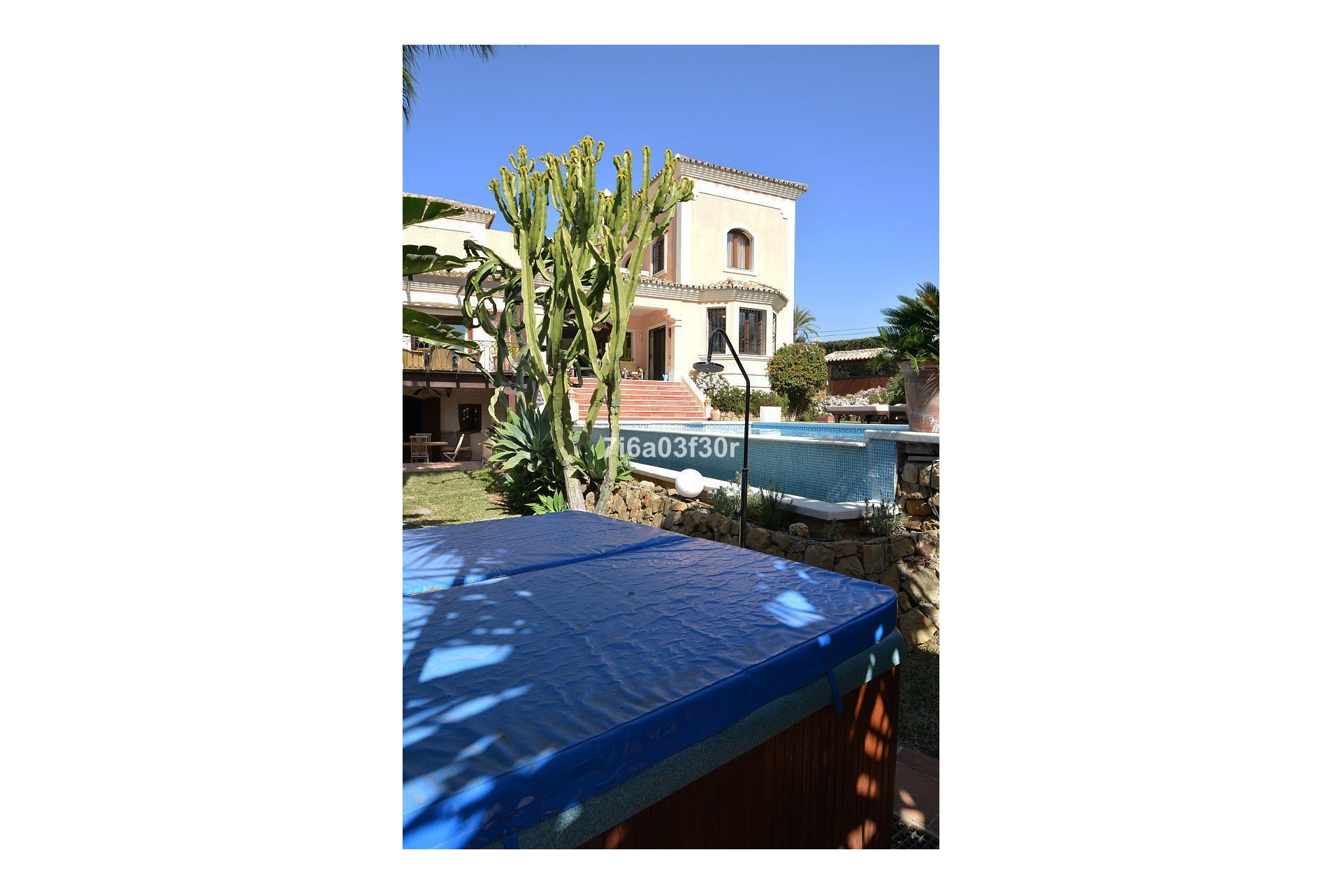 Wiederverkauf - Villa - Marbella - Nueva Andalucía