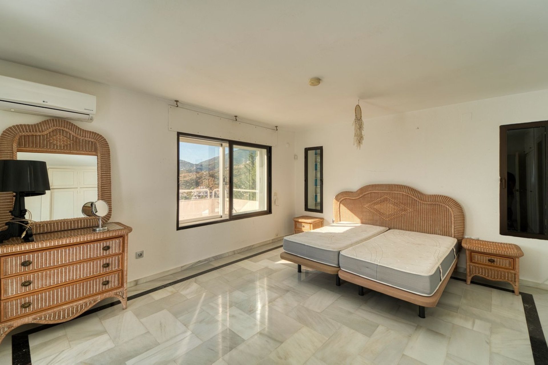 Wiederverkauf - Villa - Marbella - Nueva Andalucía