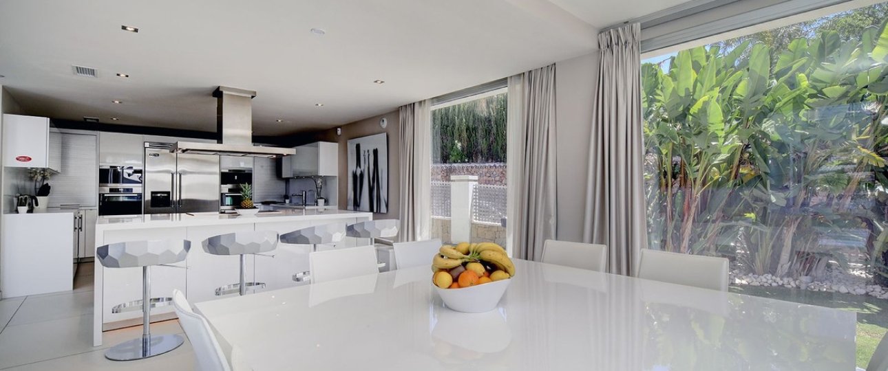 Wiederverkauf - Villa - Marbella - Nueva Andalucía