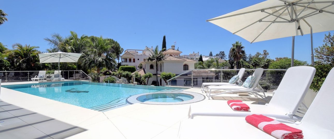 Wiederverkauf - Villa - Marbella - Nueva Andalucía