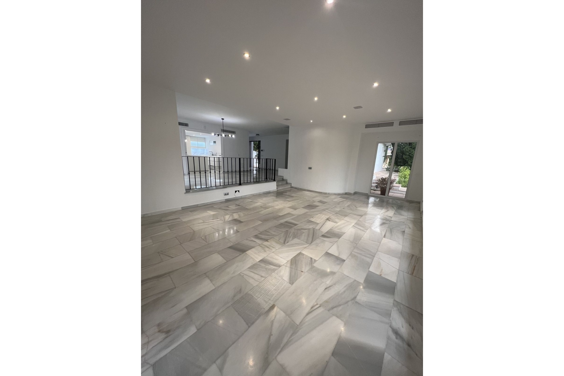 Wiederverkauf - Villa - Marbella - Nueva Andalucía