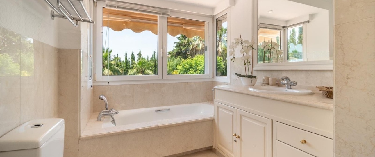 Wiederverkauf - Villa - Marbella - Nueva Andalucía