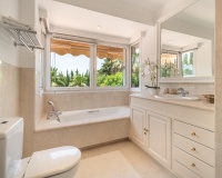 Wiederverkauf - Villa - Marbella - Nueva Andalucía