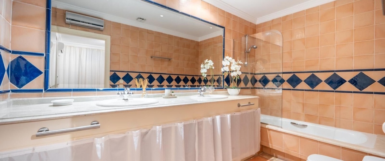 Wiederverkauf - Villa - Marbella - Nueva Andalucía