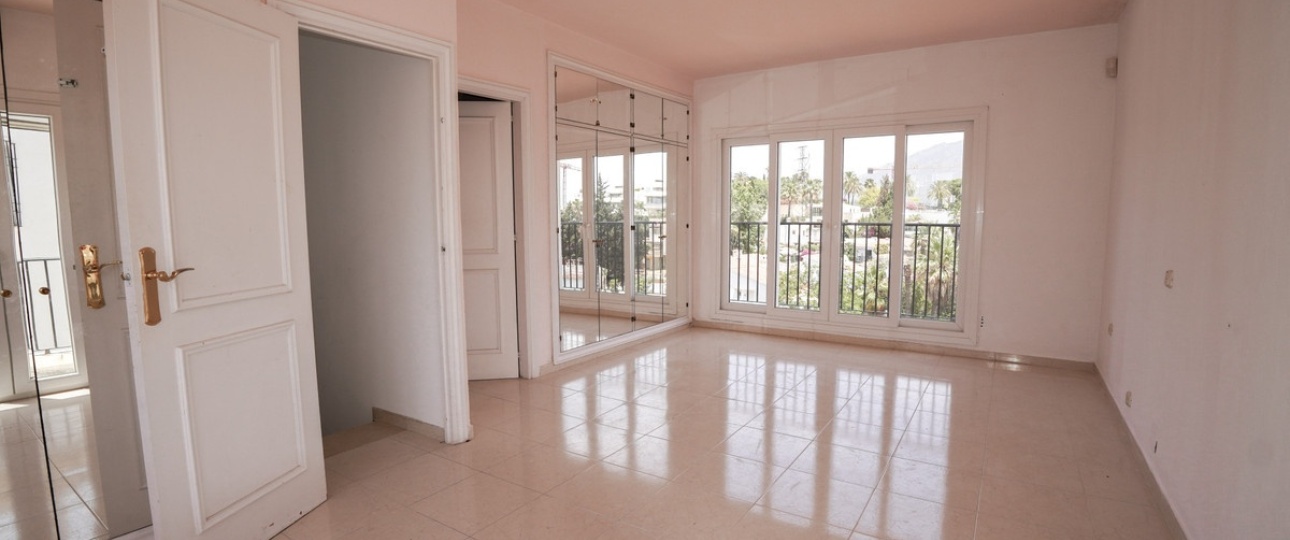 Wiederverkauf - Villa - Marbella - Nueva Andalucía
