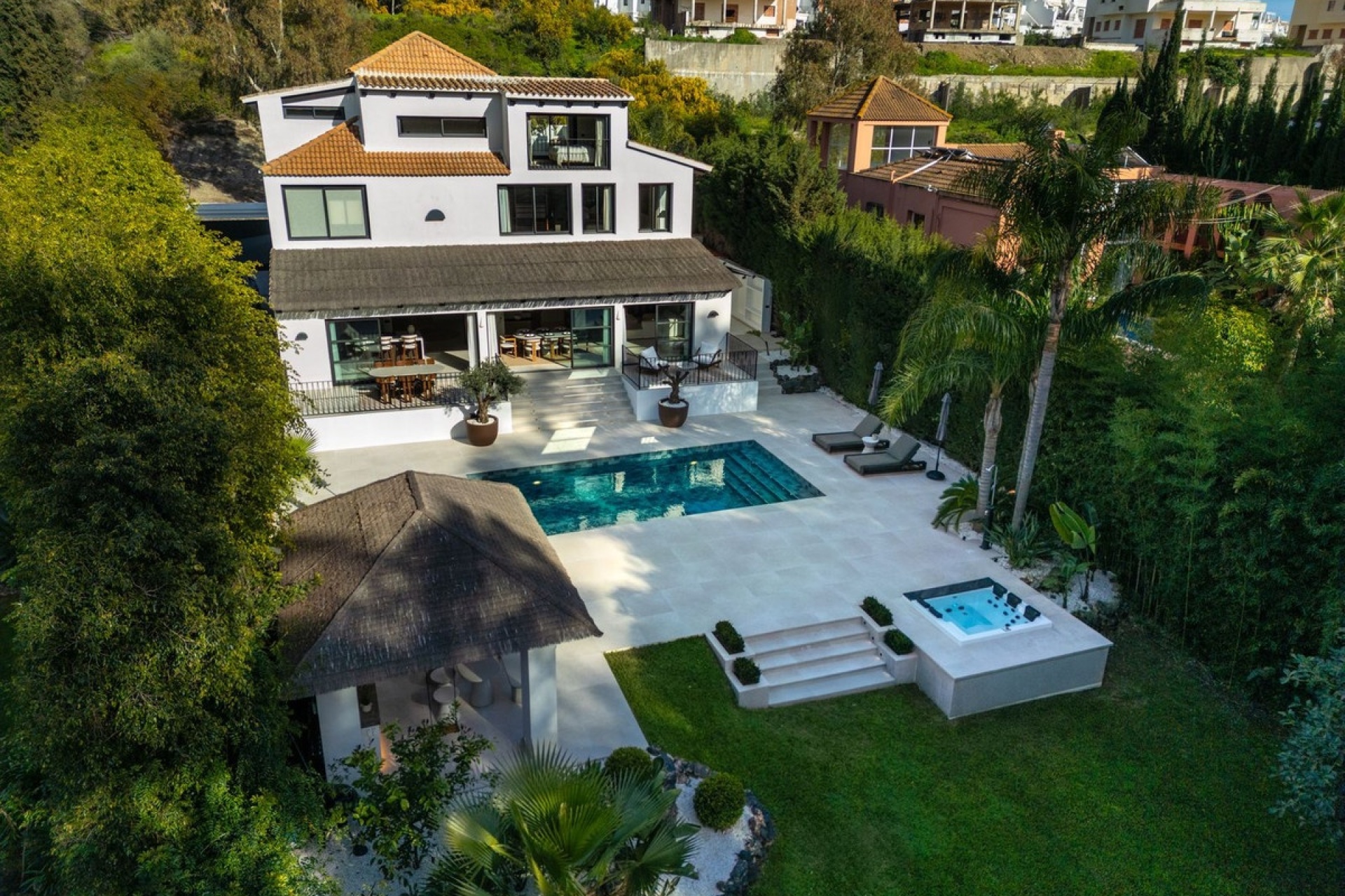 Wiederverkauf - Villa - Marbella - Nueva Andalucía