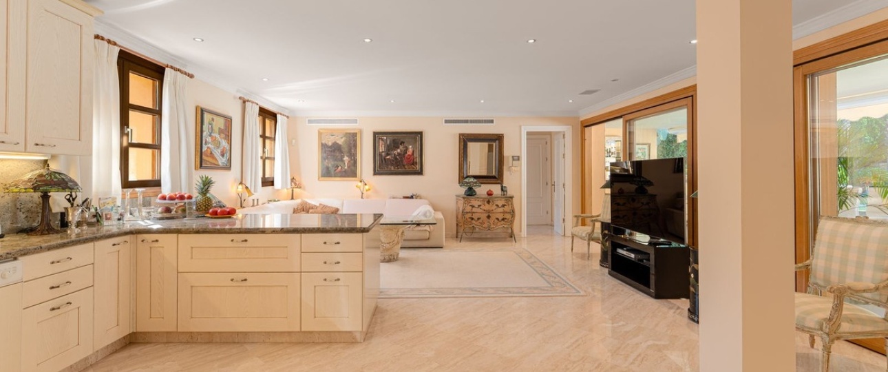 Wiederverkauf - Villa - Marbella - Nueva Andalucía