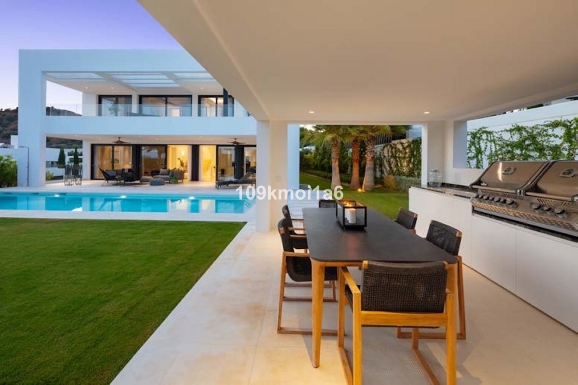 Wiederverkauf - Villa - Marbella - Nueva Andalucía