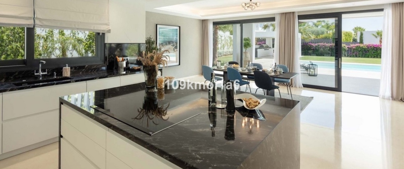 Wiederverkauf - Villa - Marbella - Nueva Andalucía