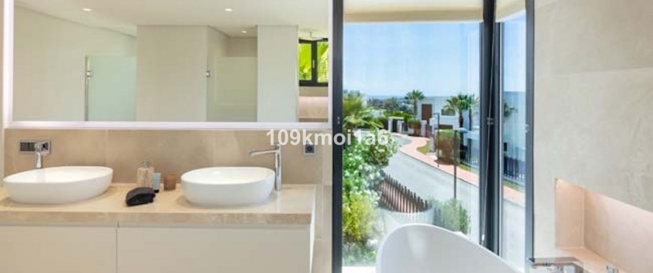 Wiederverkauf - Villa - Marbella - Nueva Andalucía