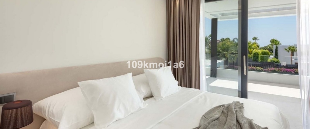 Wiederverkauf - Villa - Marbella - Nueva Andalucía