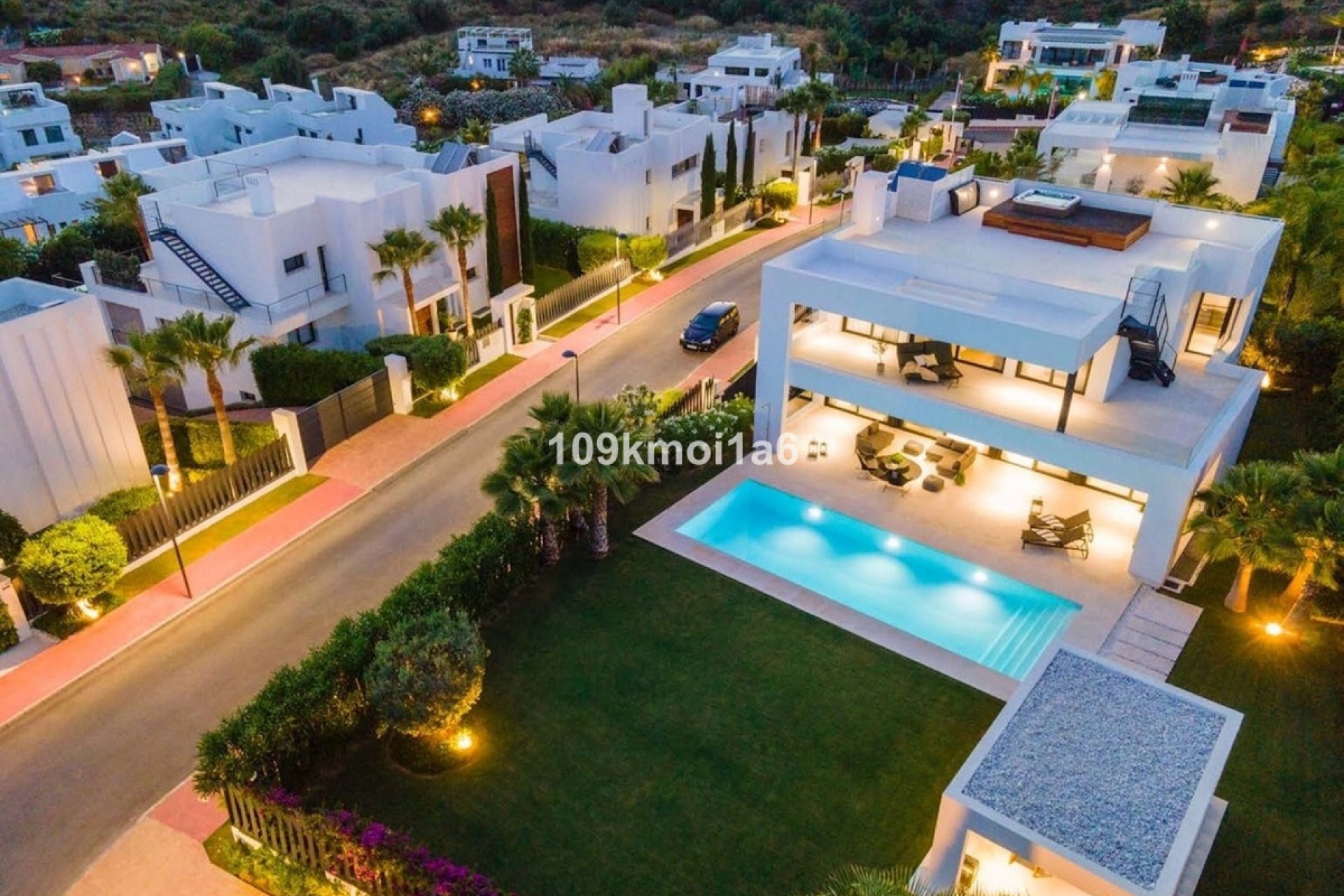 Wiederverkauf - Villa - Marbella - Nueva Andalucía