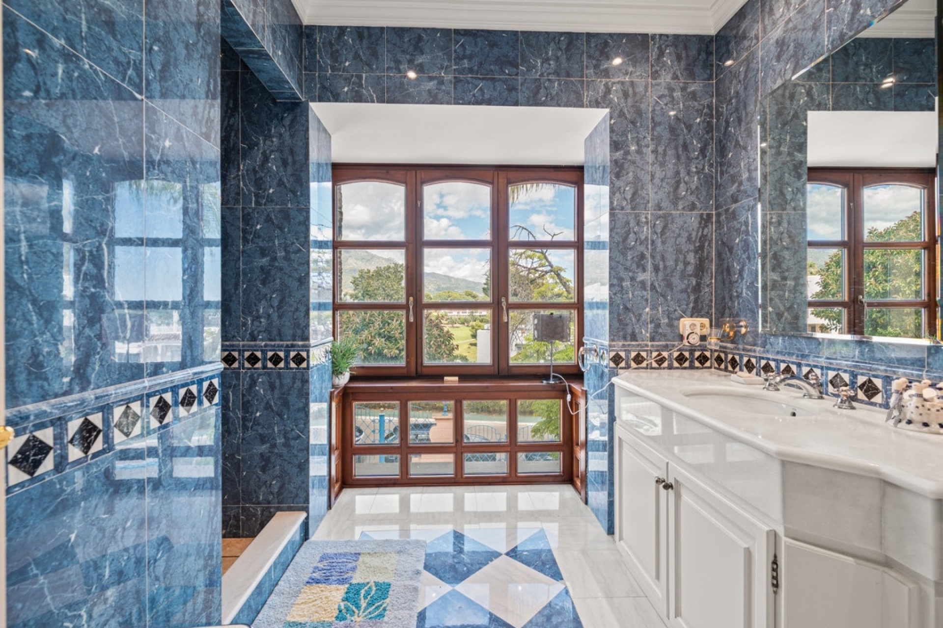 Wiederverkauf - Villa - Marbella - Nueva Andalucía