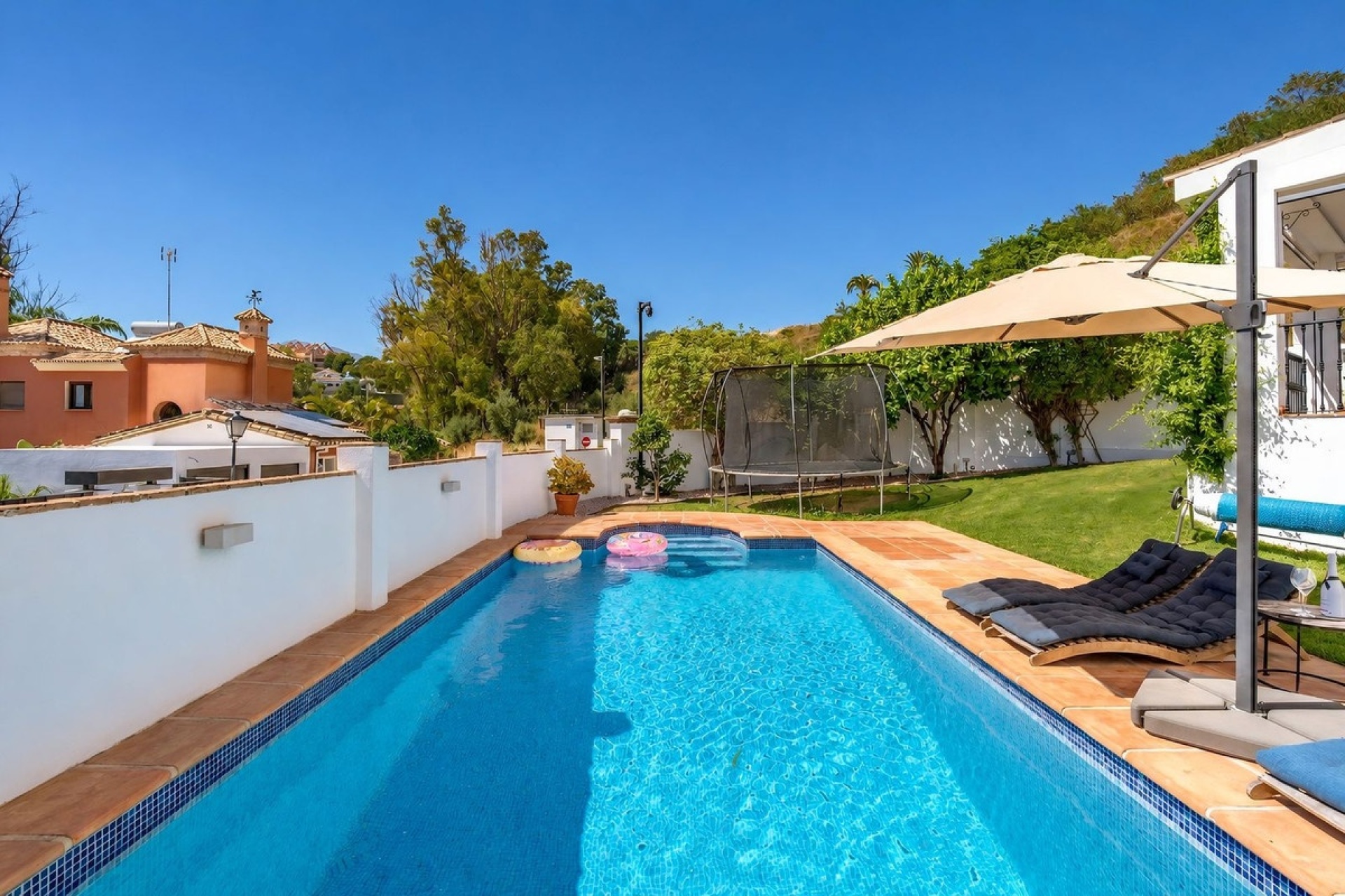 Wiederverkauf - Villa - Marbella - Nueva Andalucía