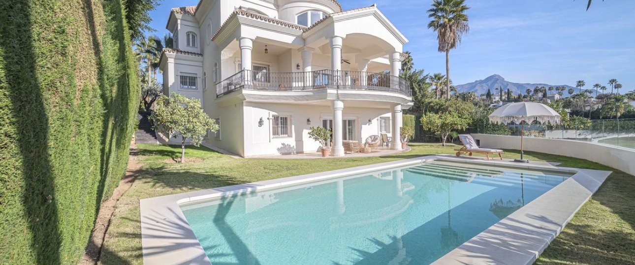 Wiederverkauf - Villa - Marbella - Nueva Andalucía