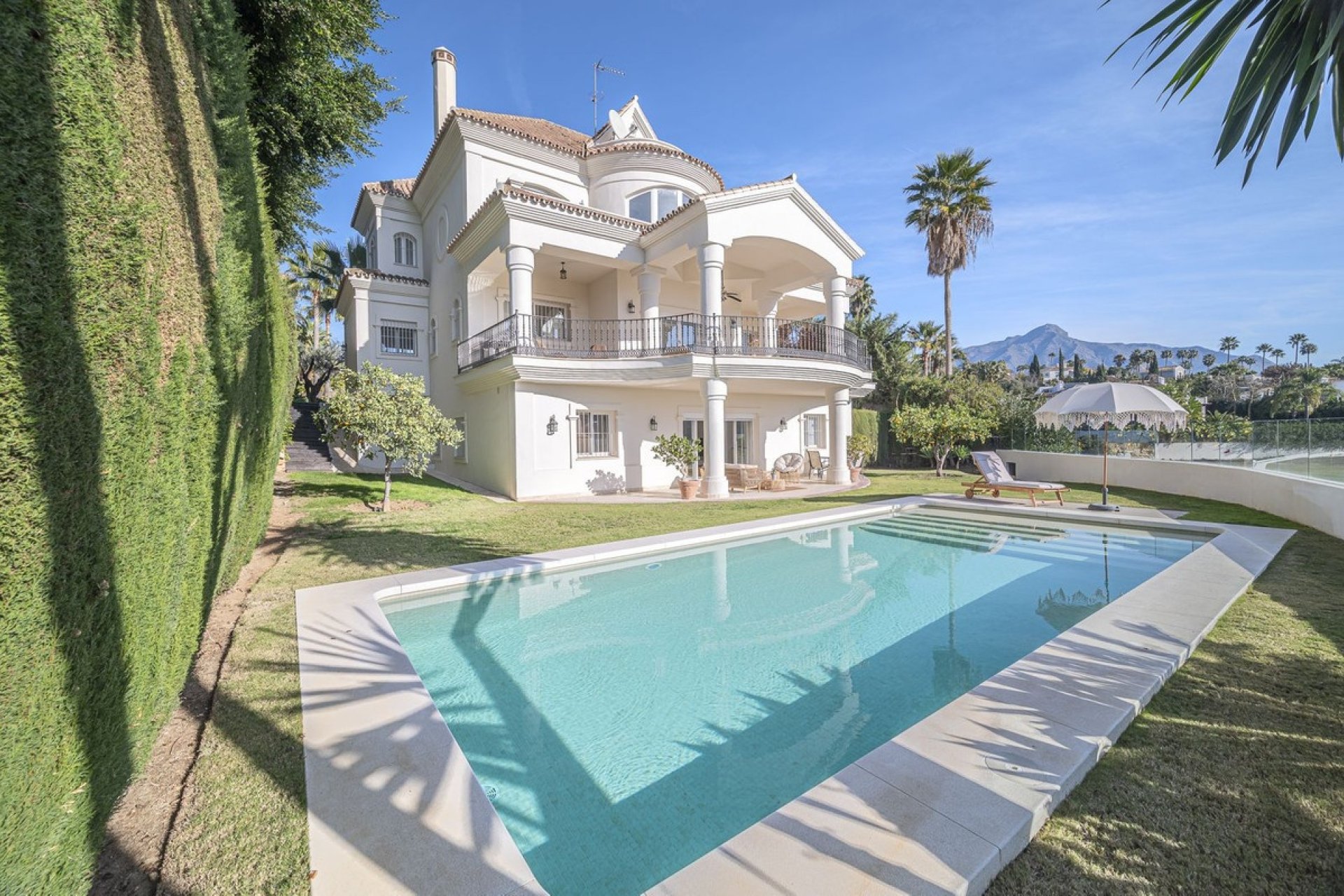 Wiederverkauf - Villa - Marbella - Nueva Andalucía