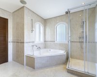 Wiederverkauf - Villa - Marbella - Nueva Andalucía
