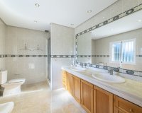 Wiederverkauf - Villa - Marbella - Nueva Andalucía