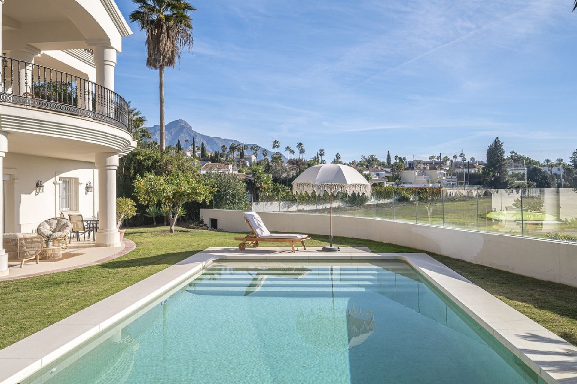 Wiederverkauf - Villa - Marbella - Nueva Andalucía