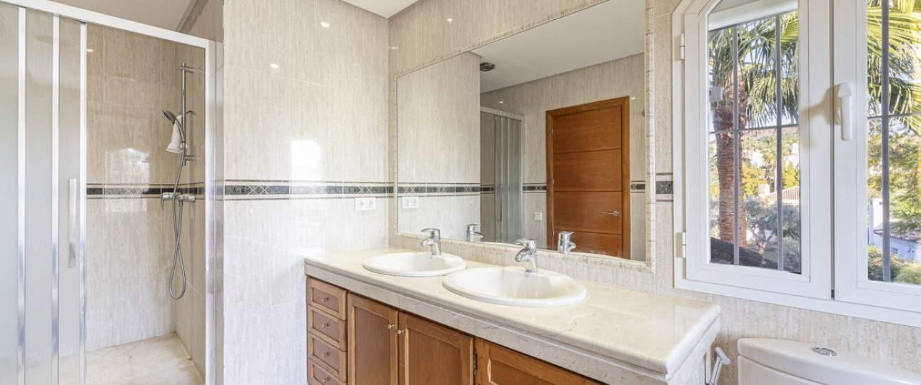 Wiederverkauf - Villa - Marbella - Nueva Andalucía