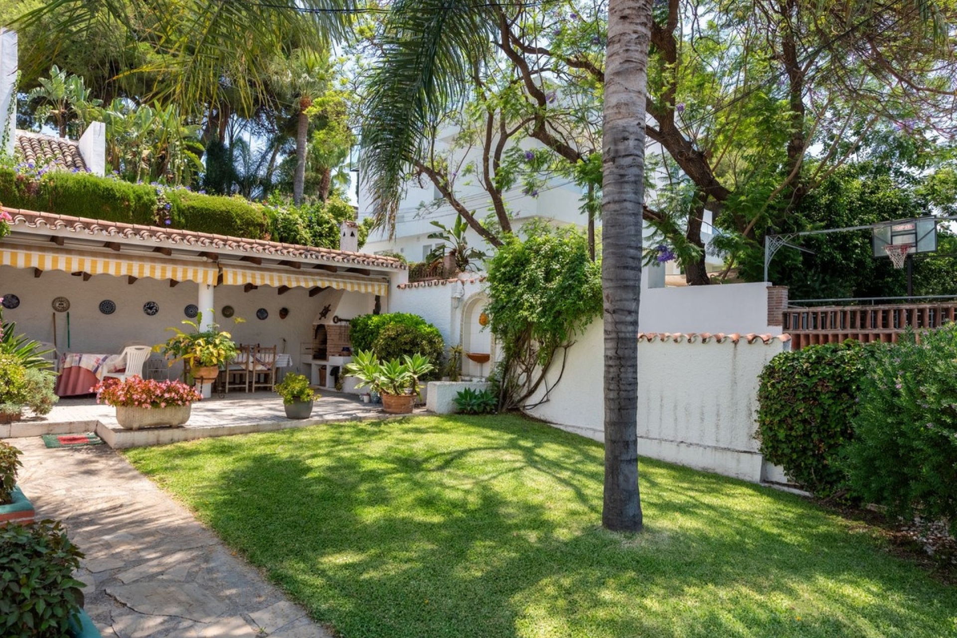 Wiederverkauf - Villa - Marbella - Nueva Andalucía