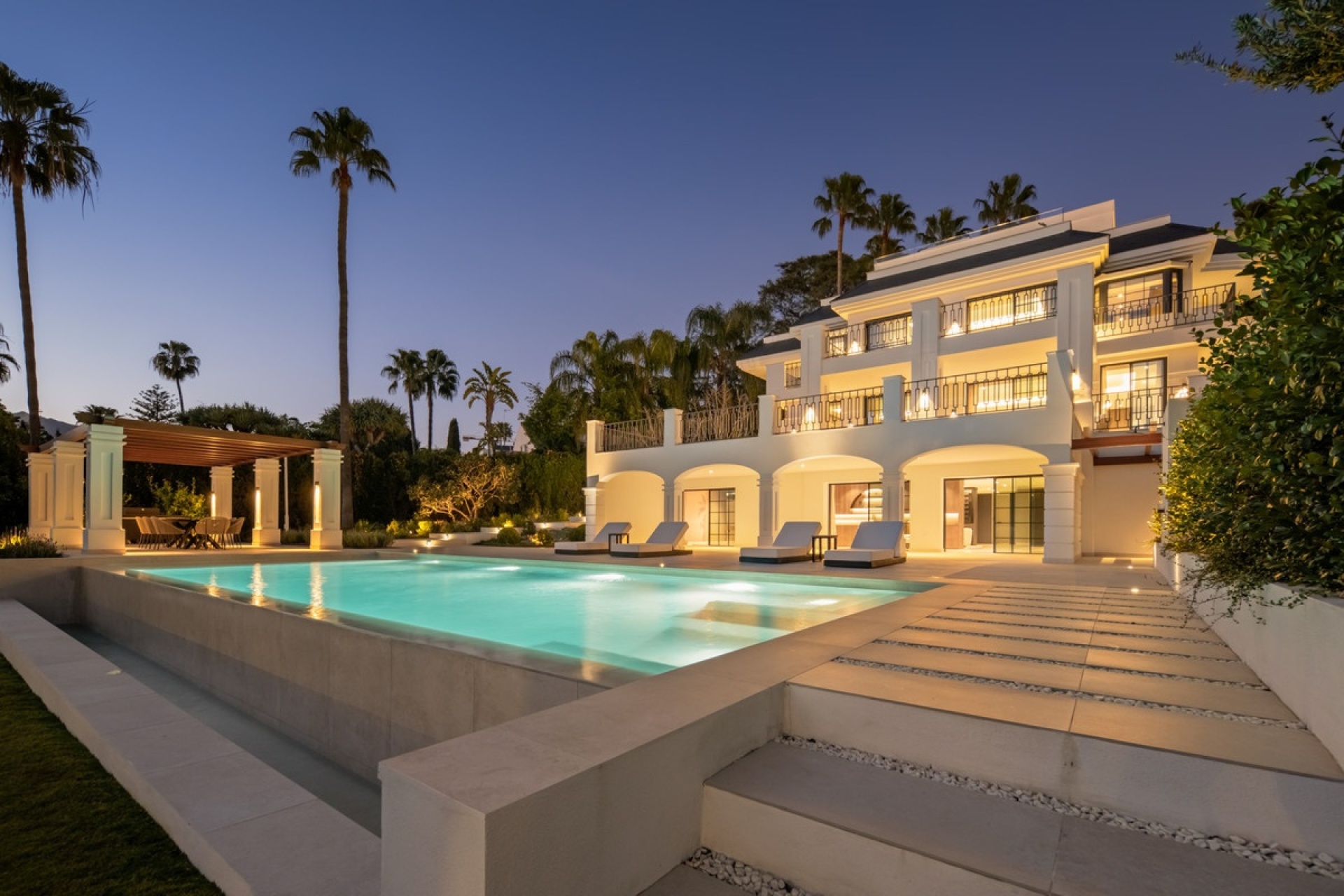 Wiederverkauf - Villa - Marbella - Nueva Andalucía