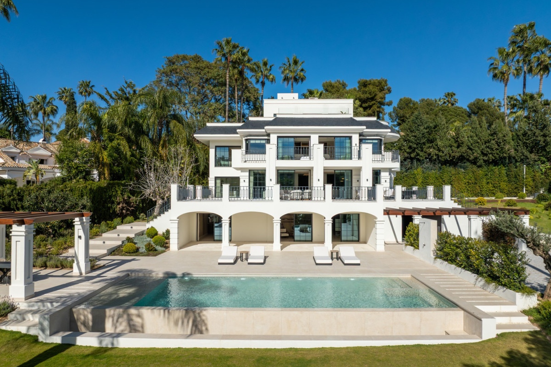 Wiederverkauf - Villa - Marbella - Nueva Andalucía