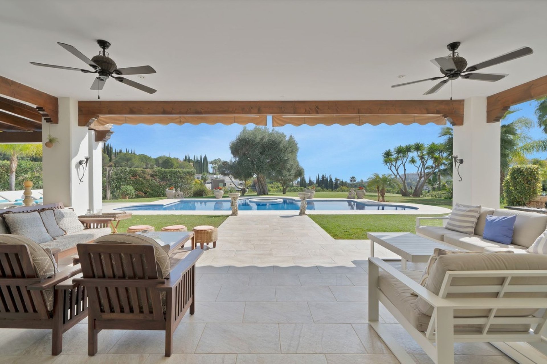 Wiederverkauf - Villa - Marbella - Nueva Andalucía