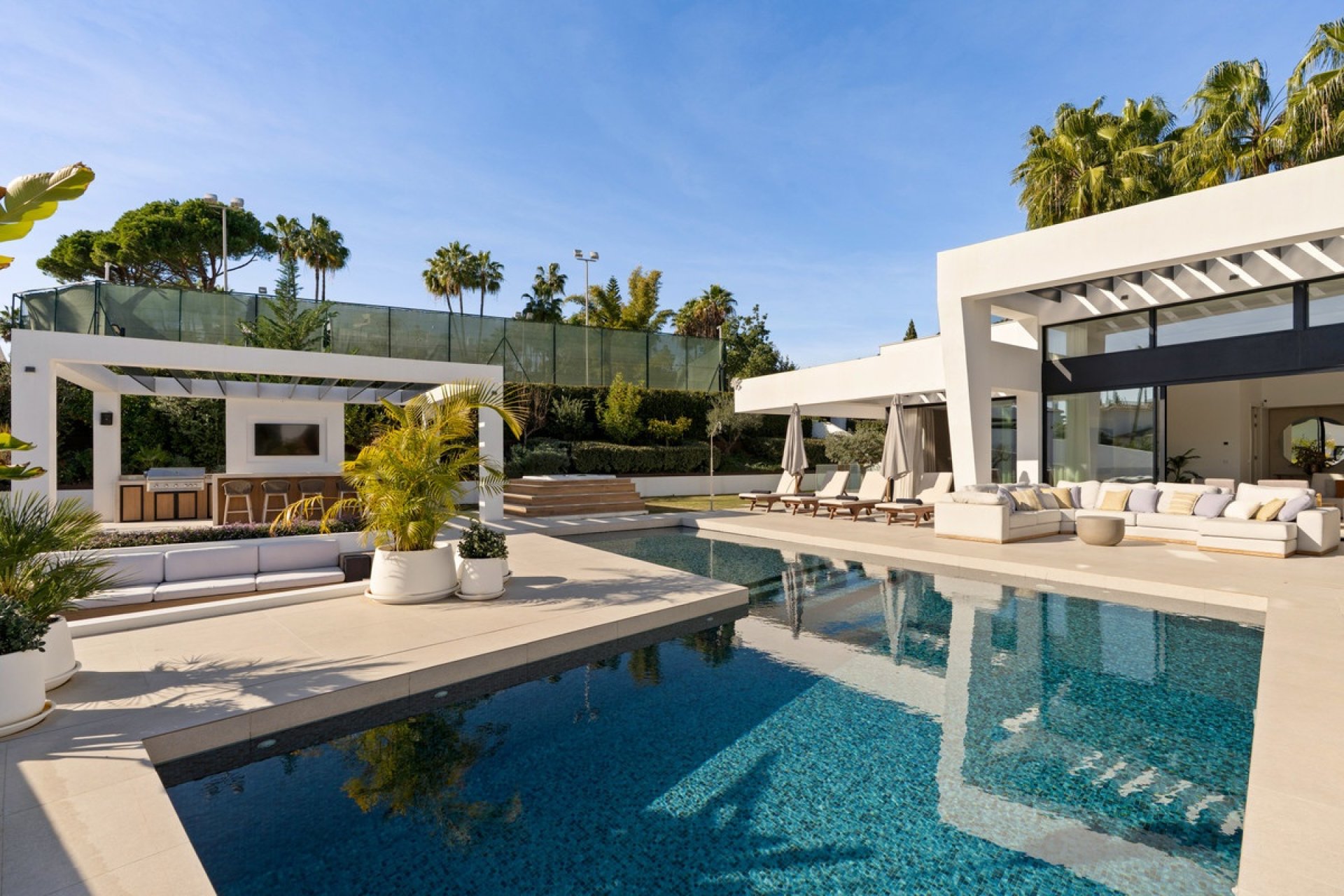 Wiederverkauf - Villa - Marbella - Nueva Andalucía
