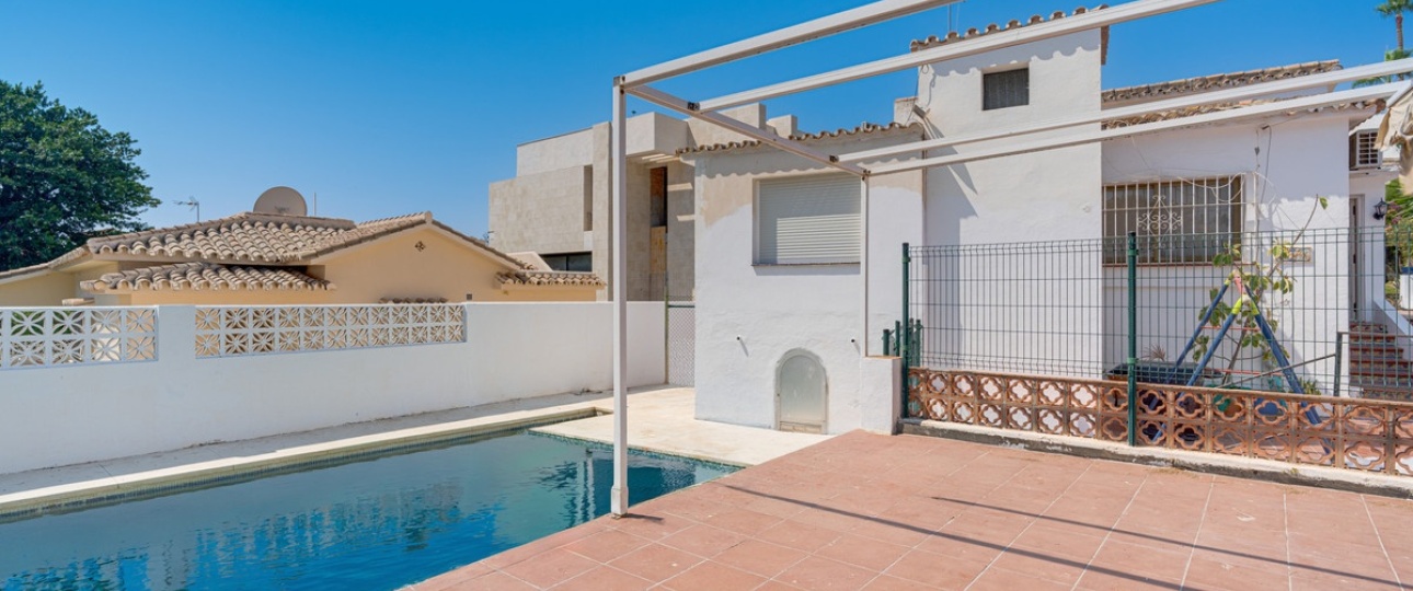 Wiederverkauf - Villa - Marbella - Nueva Andalucía