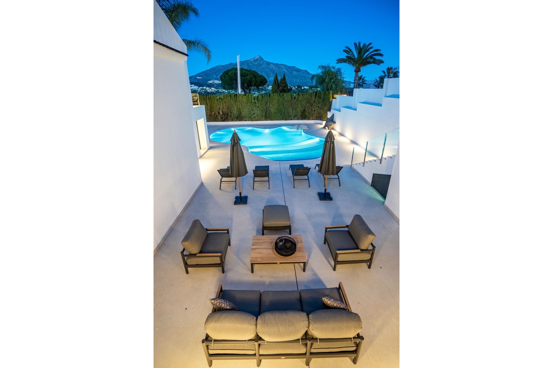 Wiederverkauf - Villa - Marbella - Nueva Andalucía