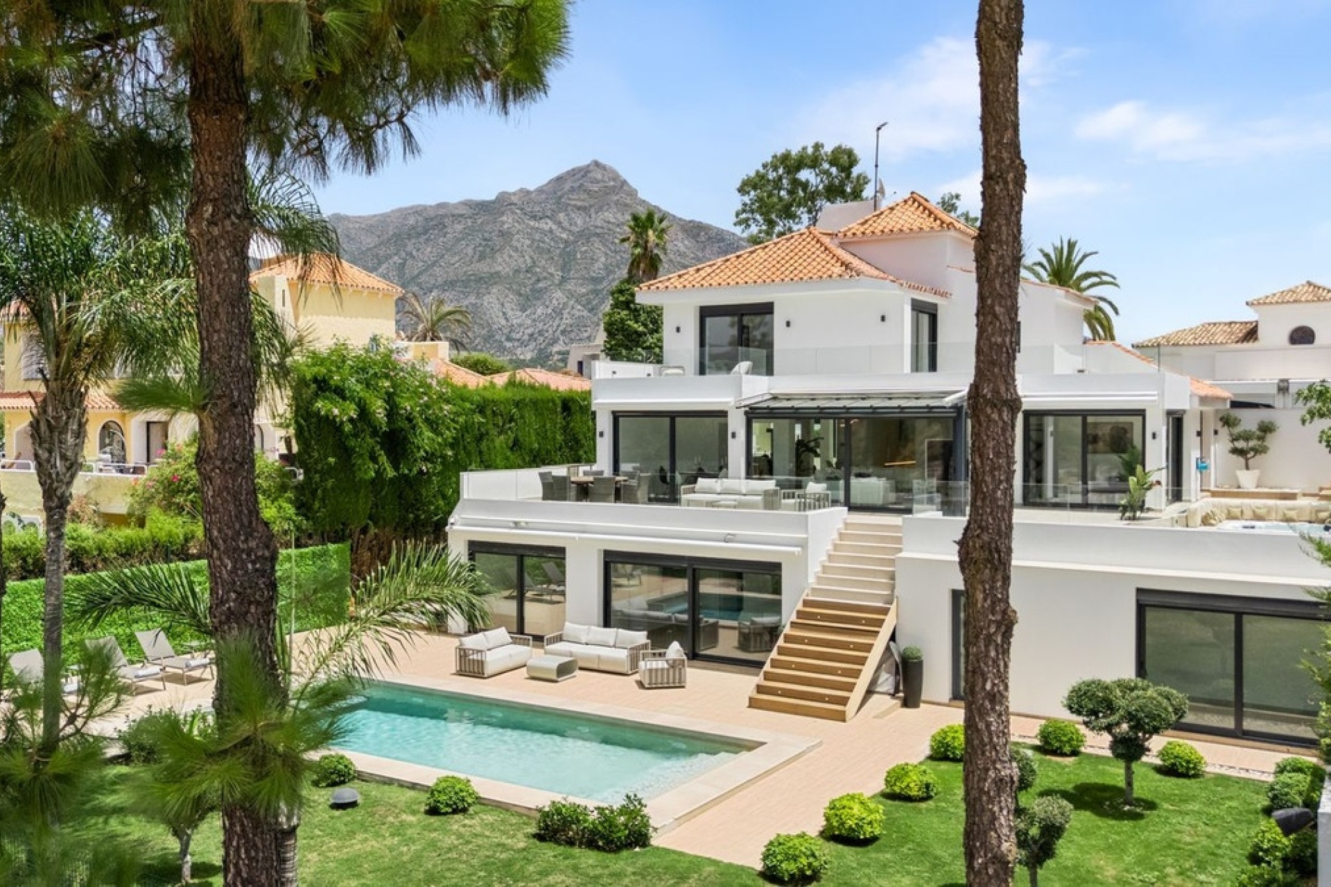 Wiederverkauf - Villa - Marbella - Nueva Andalucía