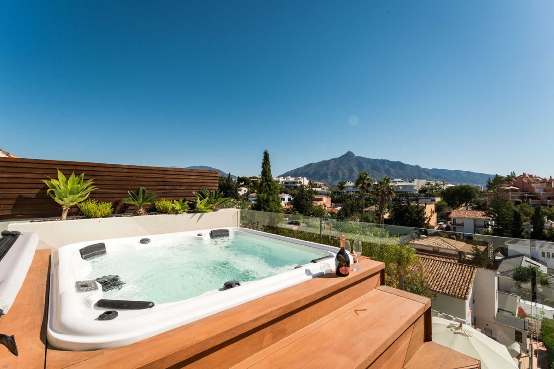 Wiederverkauf - Villa - Marbella - Nueva Andalucía