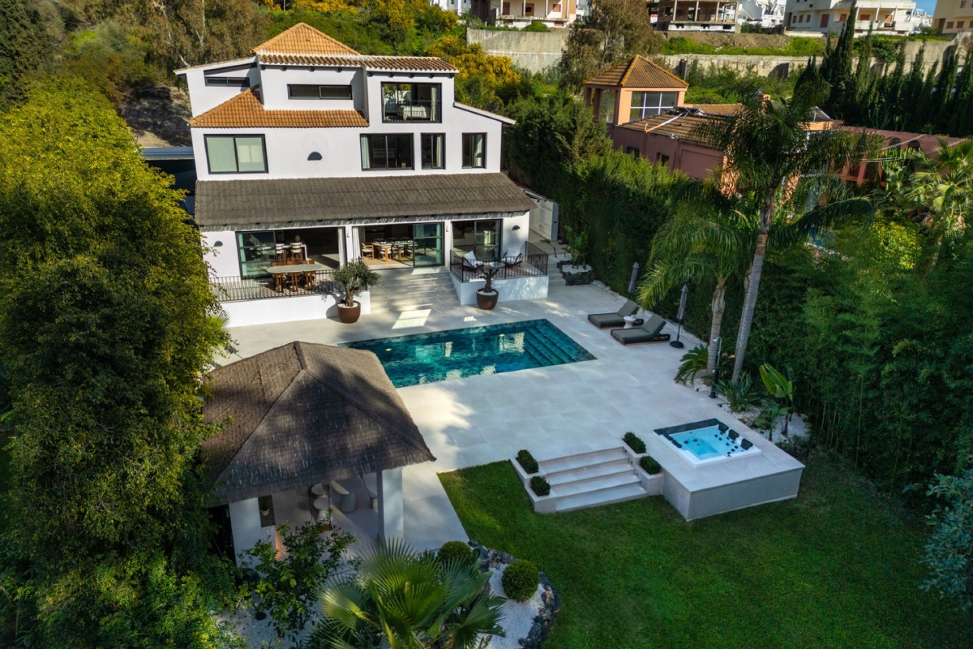 Wiederverkauf - Villa - Marbella - Nueva Andalucía