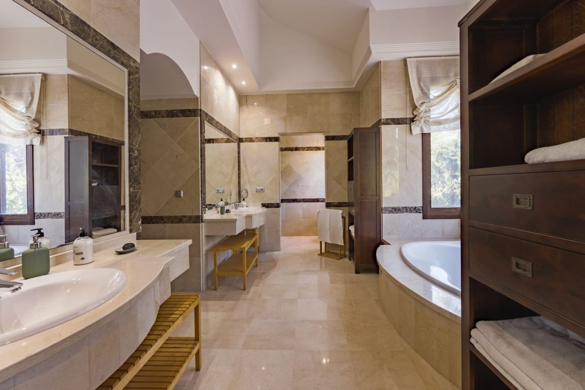 Wiederverkauf - Villa - Marbella - Nueva Andalucía