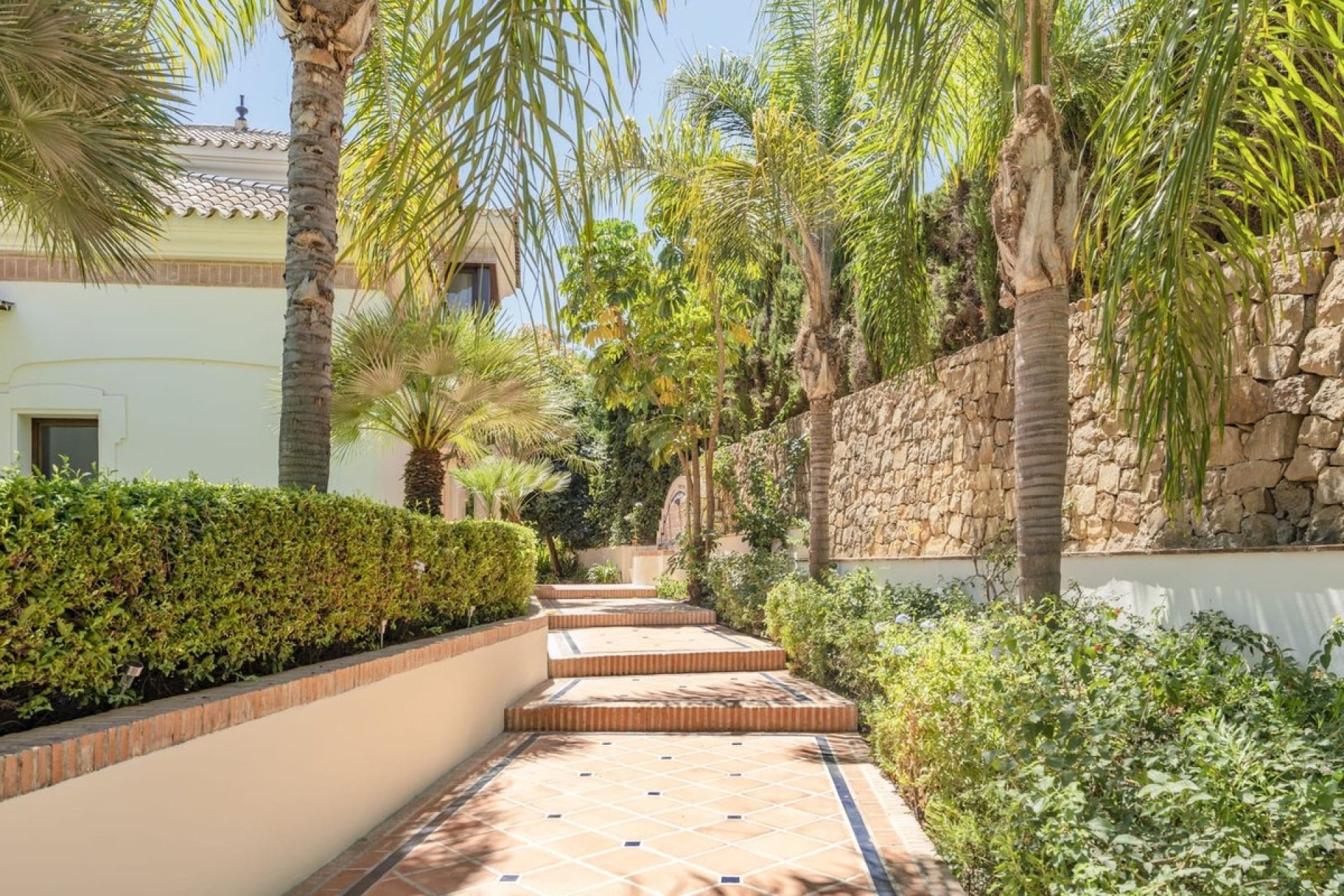 Wiederverkauf - Villa - Marbella - Nueva Andalucía