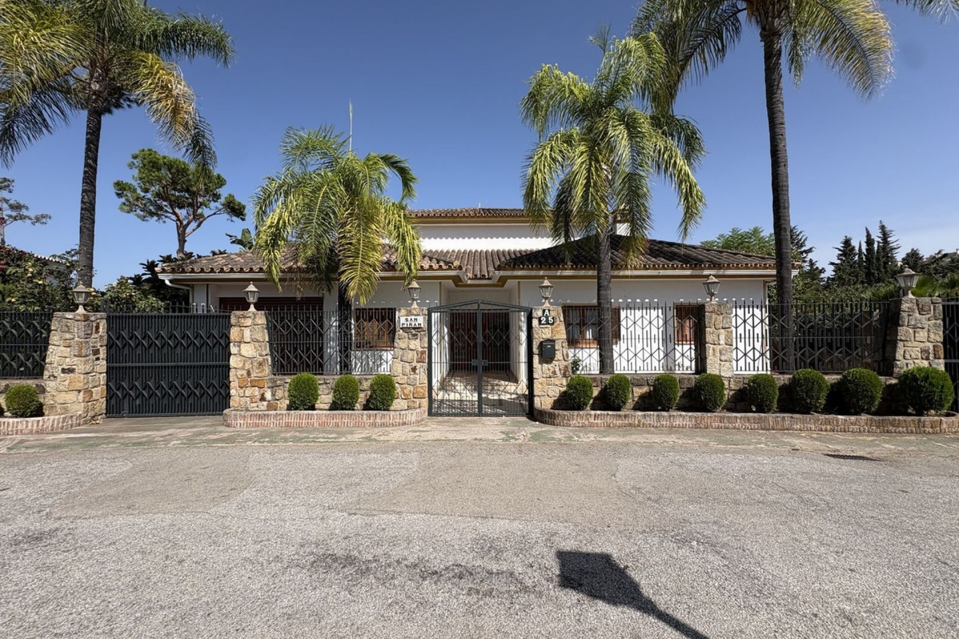 Wiederverkauf - Villa - Marbella - Nueva Andalucía