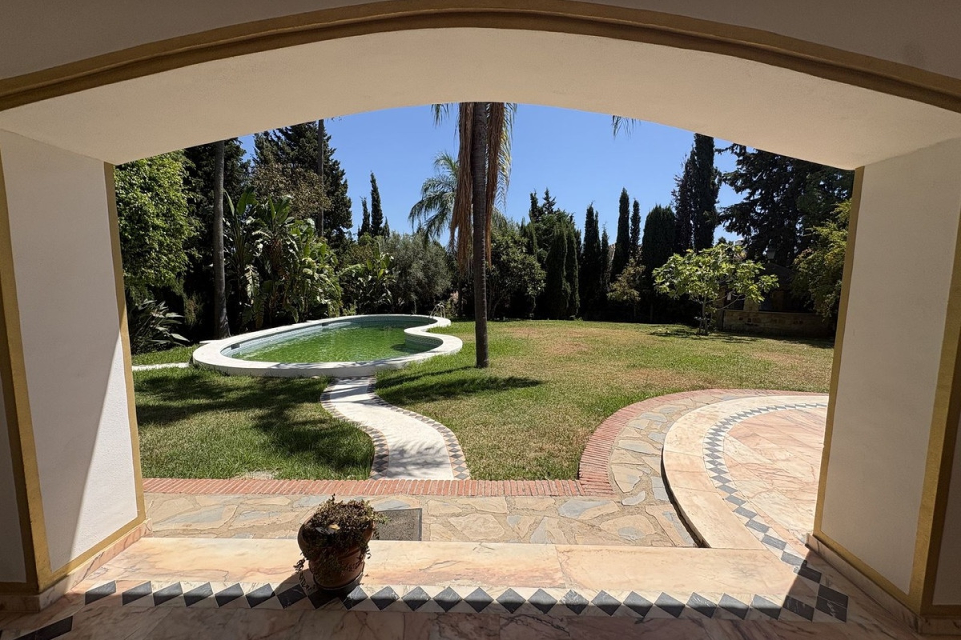 Wiederverkauf - Villa - Marbella - Nueva Andalucía